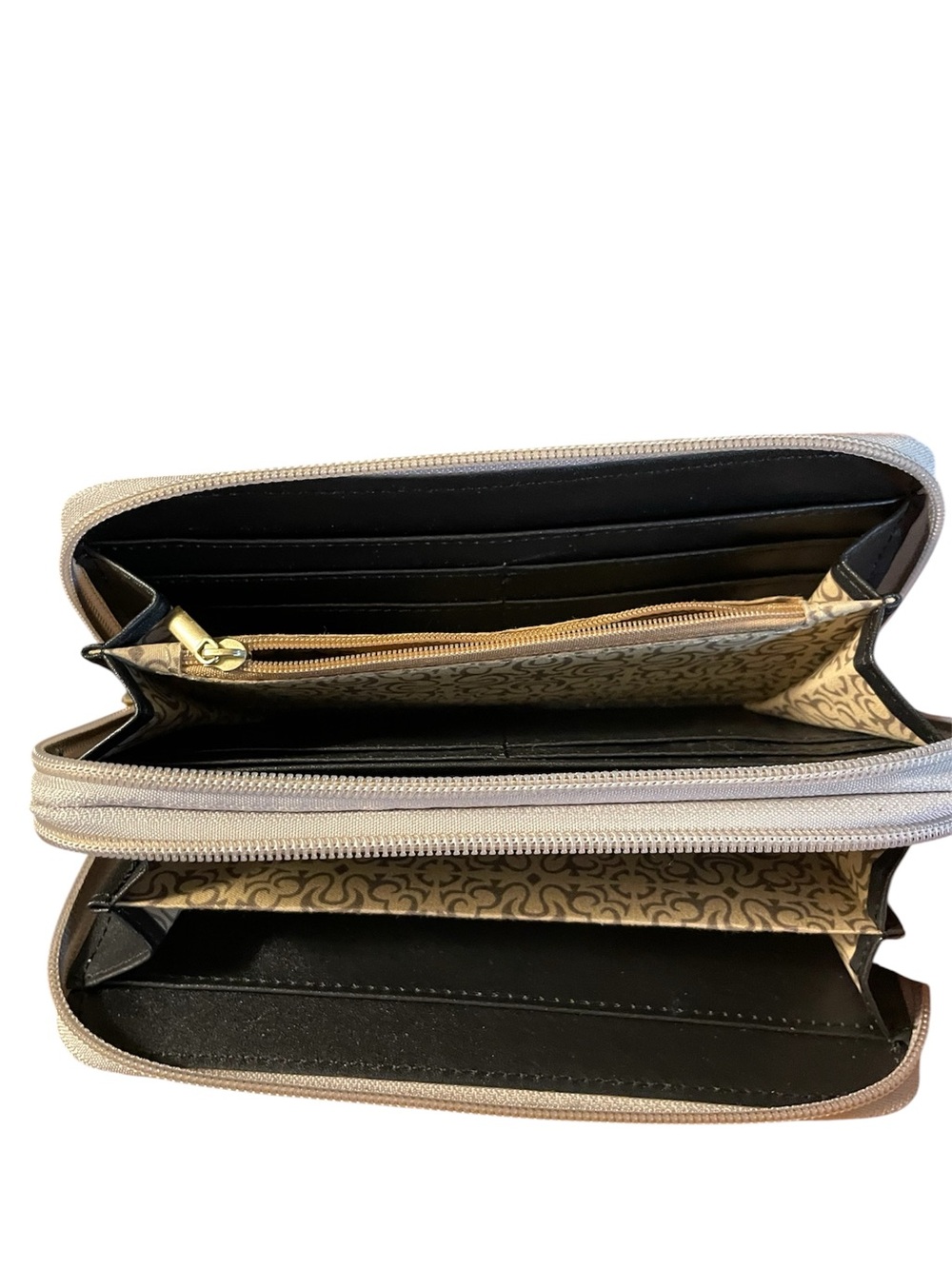 Tory Burch Purple Lilac Leather trifold wallet with Gold logo. NWOT! - Picture 3 of 5
